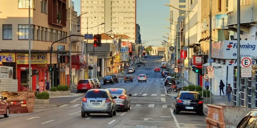 Comércio fechado é tentativa de reduzir a propagação do novo coronavírus no município