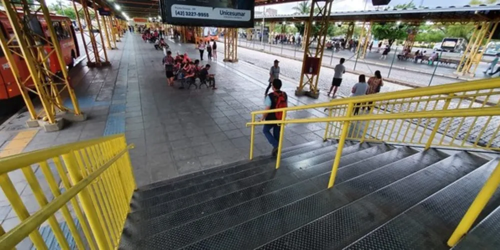 Movimento no Terminal Central diminuiu com o fechamento do comércio