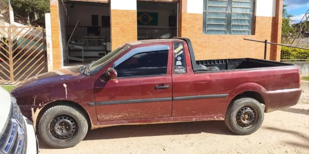 Veículo estava numa propriedade rural de Jaguariaíva e suposto receptador foi preso