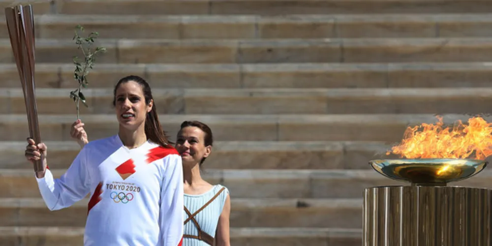 A medida foi tomada após pressão de atletas e comitês nacionais pelo mundo todo criticarem a manutenção do calendário em meio a pandemia do novo coronavírus.