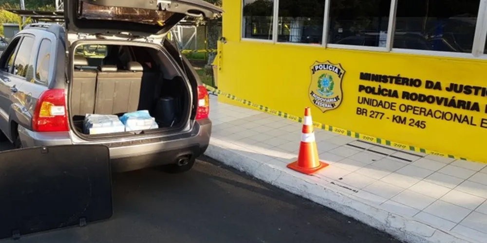 Drogas estavam no porta-malas de carro abordado em Irati