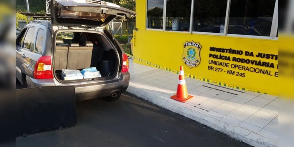 Drogas estavam no porta-malas de carro abordado em Irati