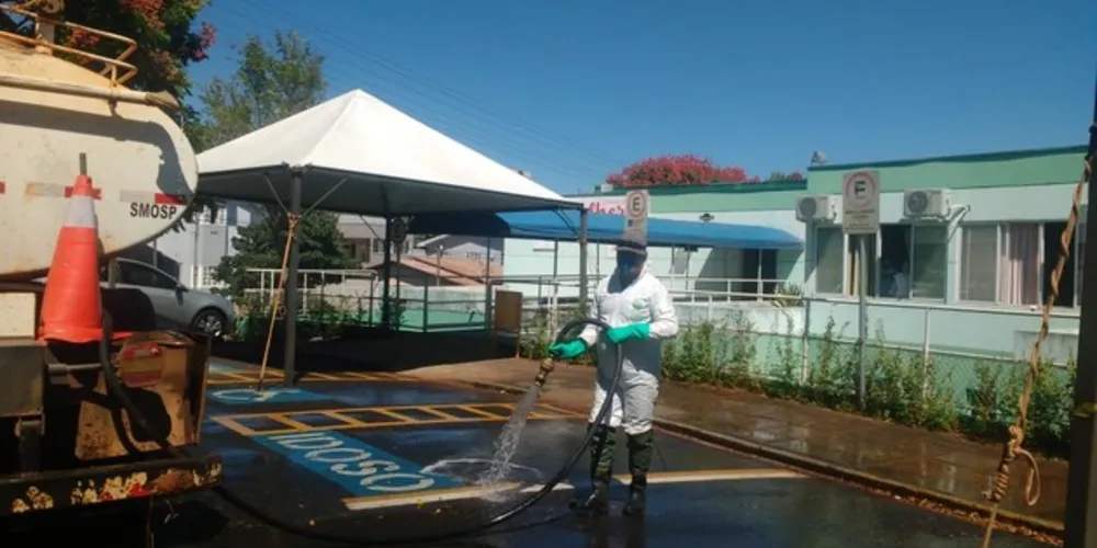 A ação é uma parceria da Prefeitura de Telêmaco Borba com a Klabin que disponibilizou o hipoclorito de sódio