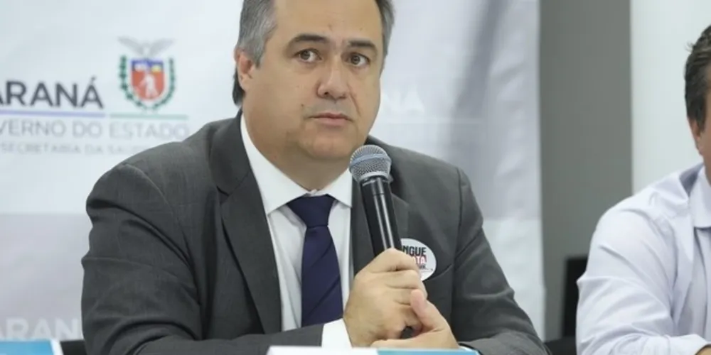 O secretário de Saúde do Paraná anunciou a compra de 317 leitos de UTI adulto e 731 leitos de enfermaria para todo Estado