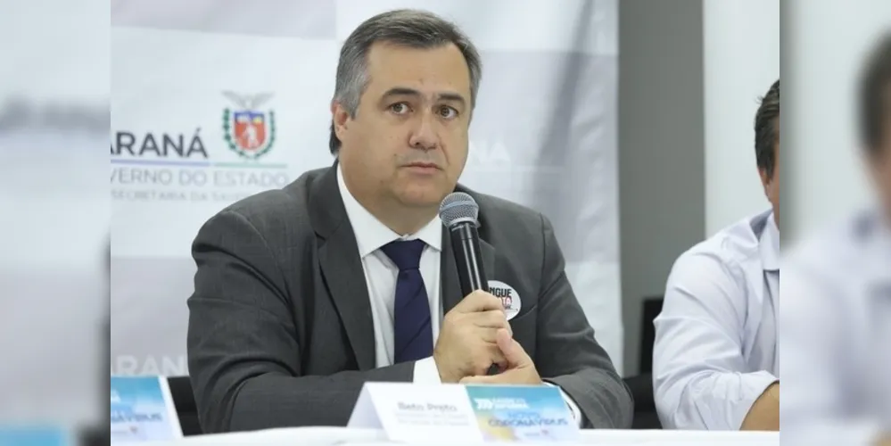 O secretário de Saúde do Paraná anunciou a compra de 317 leitos de UTI adulto e 731 leitos de enfermaria para todo Estado