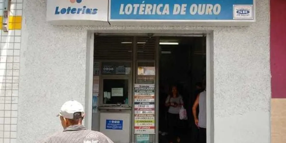 Após decreto que coloca casas lotéricas entre serviços essenciais, estabelecimentos abrem para pagamentos e saques de aposentadoria