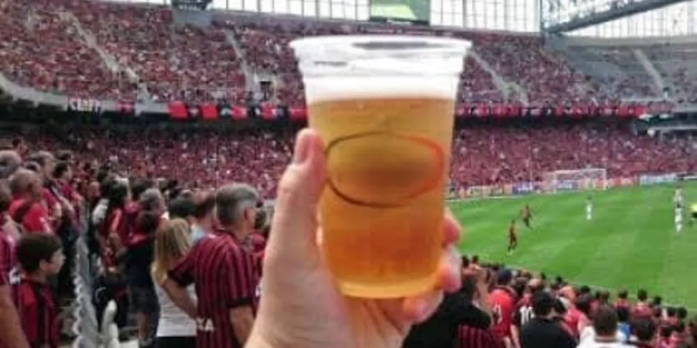 STF valida lei do Paraná que permite venda de bebidas dentro de estádios