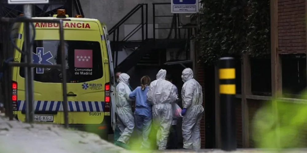 País registrou 832 mortes e 8.189 casos confirmados em 24 horas