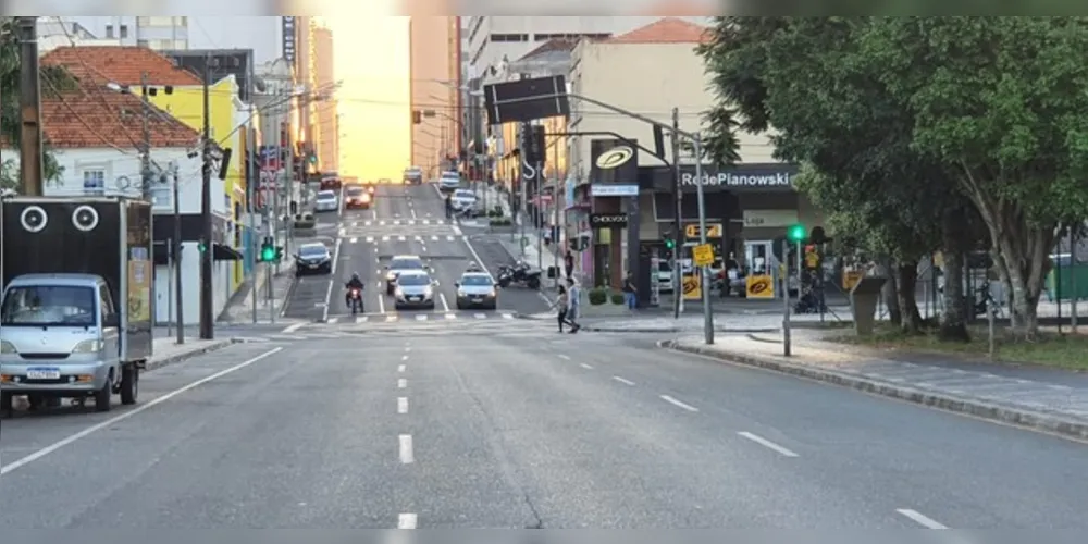 Boletim divulgado na noite de sábado mostra redução de casos suspeitos na cidade