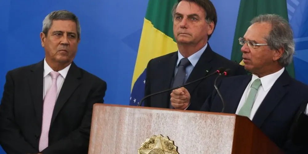 Bolsonaro anunciou hoje (1º) cerca de R$ 200 bilhões em medidas para socorrer trabalhadores e empresas e ajudar estados e municípios