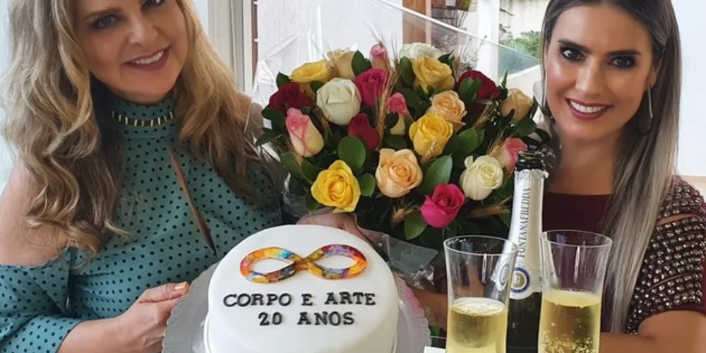 CORPO E ARTE 20 ANOS - Na última quinta-feira (1), a médica Daniele Araujo e a dermaticista Mariele Araujo celebraram na intimidade familiar os seus 20 anos de Corpo e Arte Medicina e Estética. Um trabalho pautado pela seriedade e muito investimento em atualizações e conduzido com extremo zelo por toda equipe. As competentes profissionais os votos de muitos anos de muito sucesso e prosperidade.