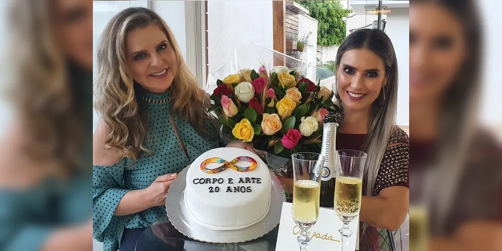 CORPO E ARTE 20 ANOS - Na última quinta-feira (1), a médica Daniele Araujo e a dermaticista Mariele Araujo celebraram na intimidade familiar os seus 20 anos de Corpo e Arte Medicina e Estética. Um trabalho pautado pela seriedade e muito investimento em atualizações e conduzido com extremo zelo por toda equipe. As competentes profissionais os votos de muitos anos de muito sucesso e prosperidade.