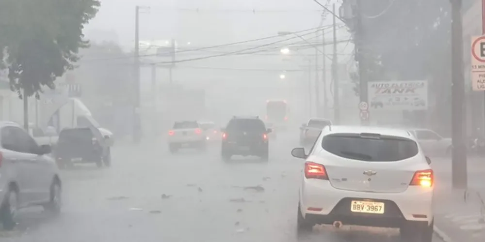 O Corpo de Bombeiros foi chamado para quatro ocorrências em decorrência da chuva