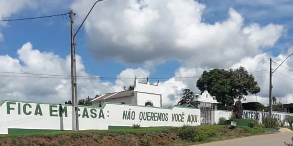 Na cidade de Jussari, o recado está no muro