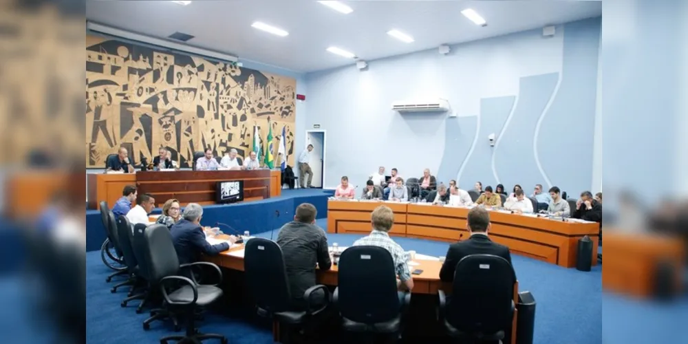 Vereadores e funcionários administrativos vão estar na Casa de Leis municipal na próxima segunda