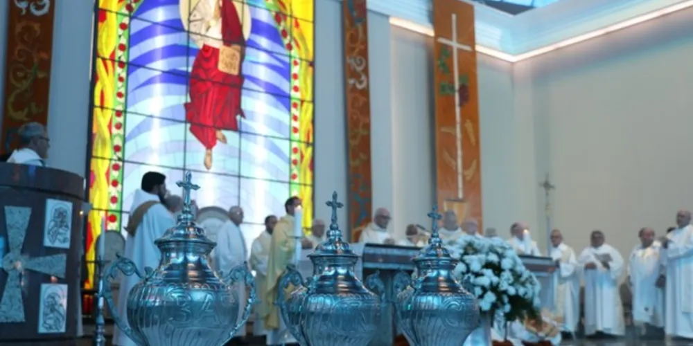 Missa do Crisma, quando são abençoados os óleos usados pela Igreja, não será celebrada