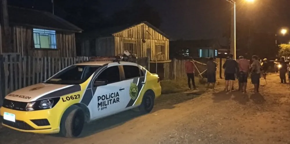Rapaz tentou fugir. mas morreu no terreno do vizinho poucos segundos depois