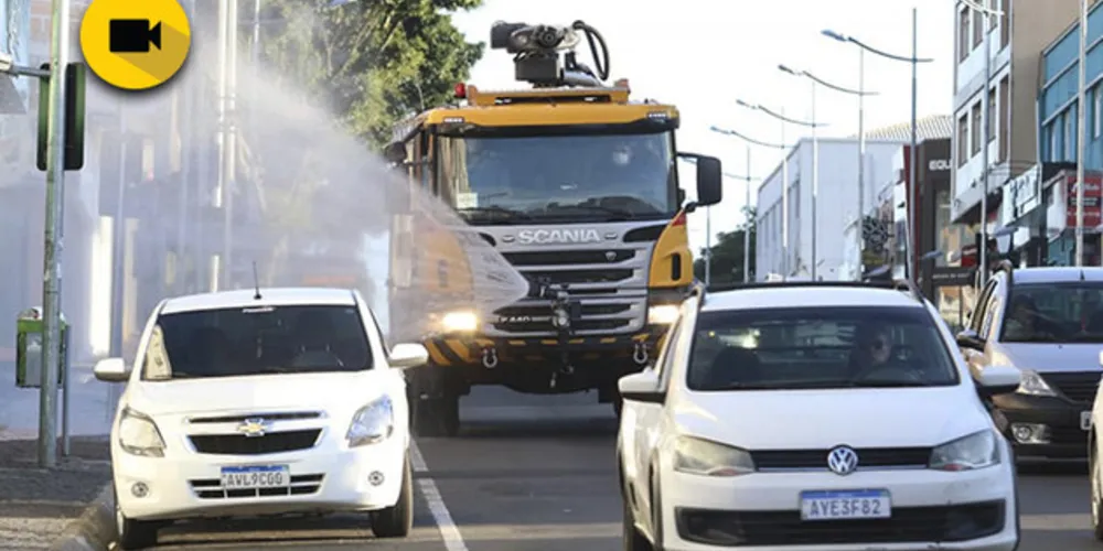 Imagem ilustrativa da imagem ‘Carro de combate’ começa desinfecção no centro de PG