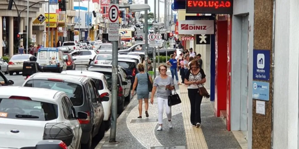Imagem ilustrativa da imagem PG tem ruas cheias e muito 'bate perna' nesta segunda