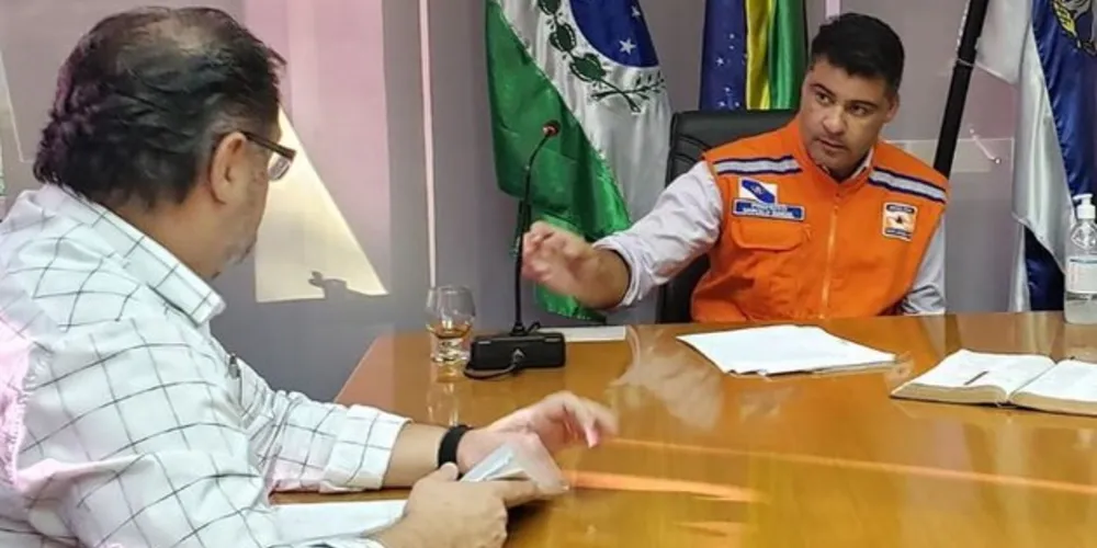 Colete laranja do prefeito preocupa vereadores de Ponta Grossa