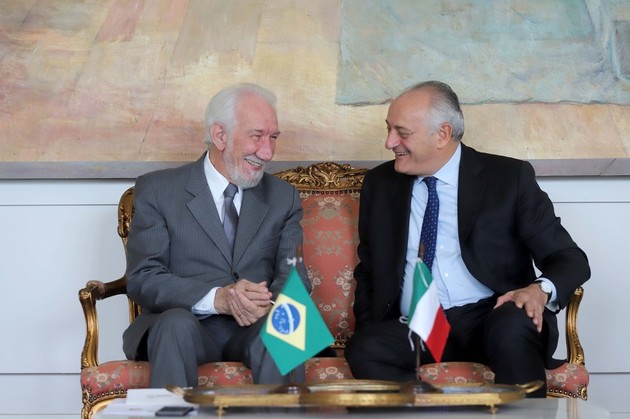 O vice-governador, Darci Piana recebeu a visita do Embaixador Extraordinário e Plenipotenciário da República Italiana no Brasil, Antonio Bernardini
