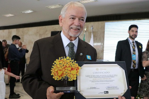 Na ocasião, o diretor-presidente da LBV, José de Paiva Netto, foi representado por Haroldo Rocha, assessor da Presidência.