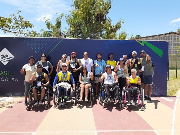 A equipe foi formada por atletas com várias deficiências como visuais, traumas, amputações e paralisia