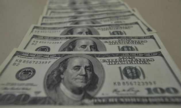 Imagem ilustrativa da imagem Dólar fecha a R$ 5,26 e volta a bater recorde nominal