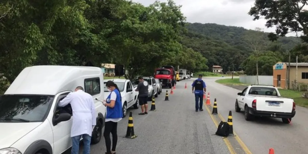 Os passageiros dos automóveis terão de passar por uma avaliação das condições de saúde e deverão informar o destino.