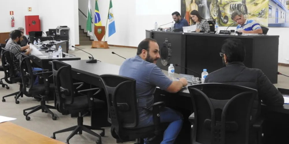 Câmara de Castro receberá vereadores depois de três semanas inativa