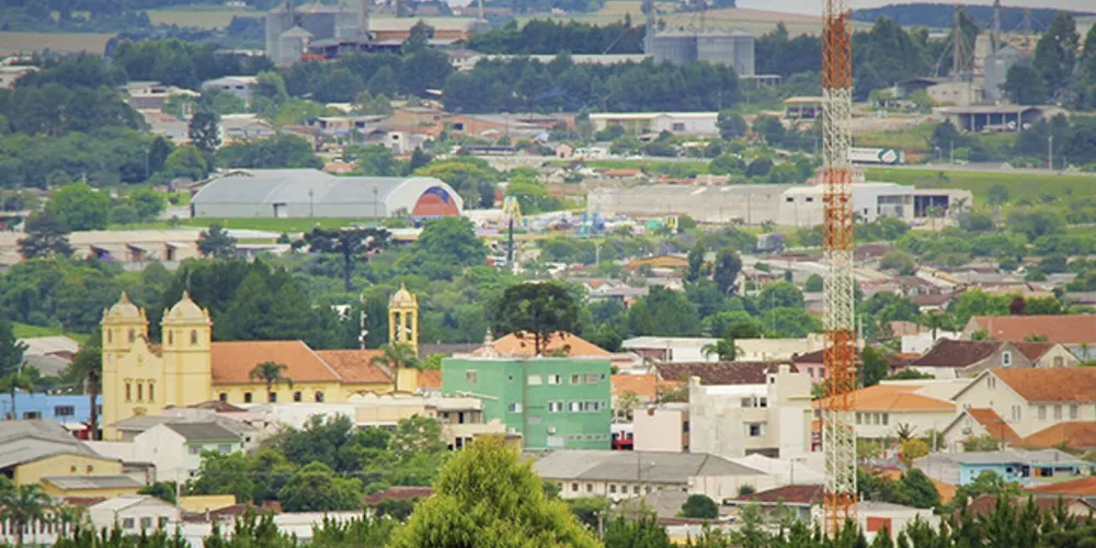 Lojas devem abrir se seguirem regras estabelecidas em decreto municipal