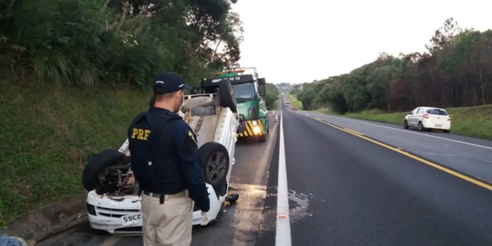 Colisão teria envolvido, ao todo, três veículos