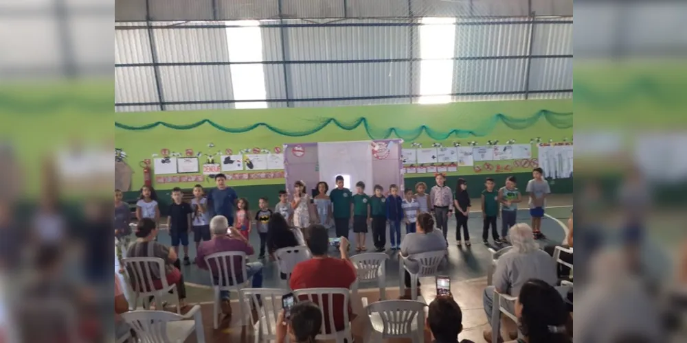 Imagem ilustrativa da imagem Escola conscientiza população sobre a dengue