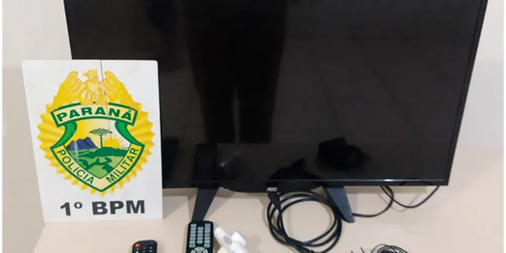 Objetos furtados foram recuperados pelos policiais;