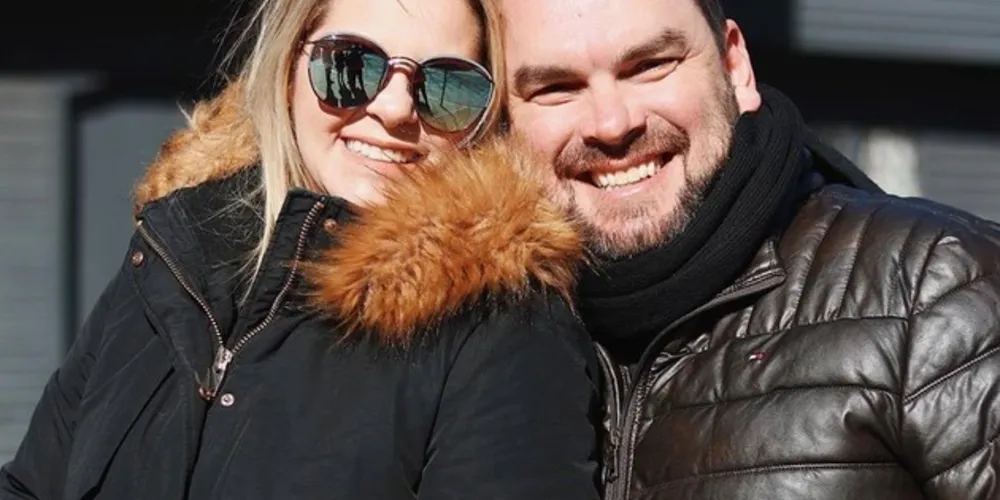 FELICITAÇÕES - A empresária Gabriela Clivati será muito cumprimentada pela passagem de seu aniversário nesta sexta-feira (17). No registro, Gabriela e seu marido Marcelo Clivati.  Da coluna RC os votos de prosperidade e felicidades.