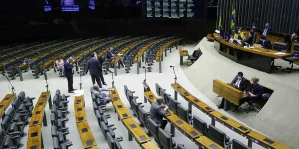 No período de pandemia, o Plenário da Câmara realiza sessões com votação virtual