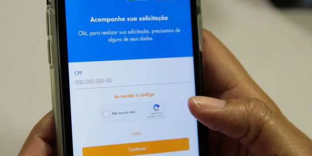 Cidadãos relatam encontrar dificuldades para inserior número do CPF no app da Caixa