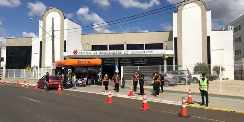 Drive thru da oração funciona até as 19h desta terça-feira