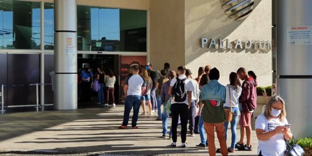 Empreendimento comercial reabriu às 16 horas desta quinta