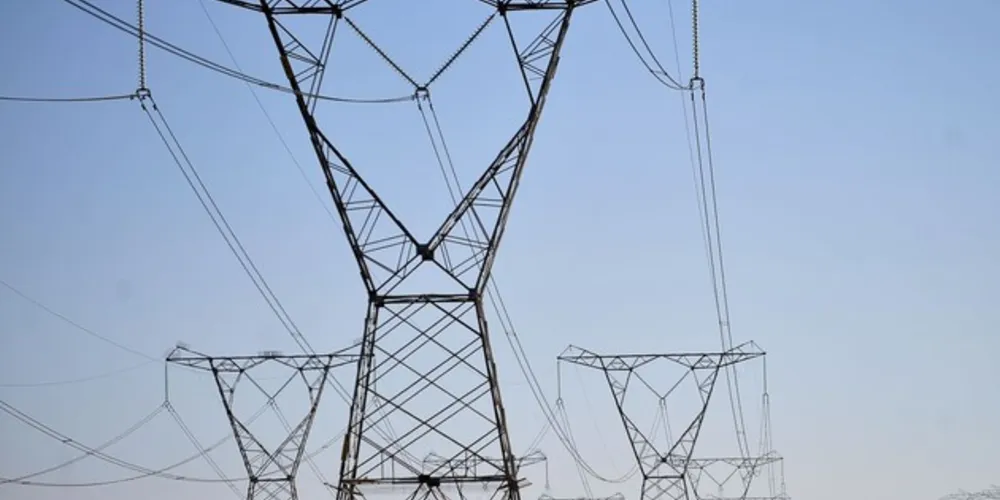 Imagem ilustrativa da imagem Aneel mantém bandeira verde nas contas de energia em maio