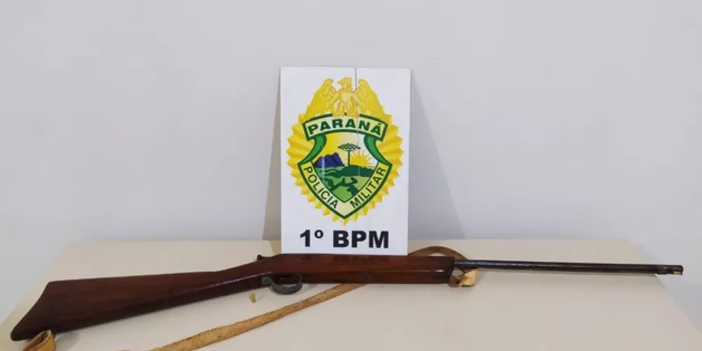 Espingarda artesanal foi encontrada e duas mulheres foram detidas