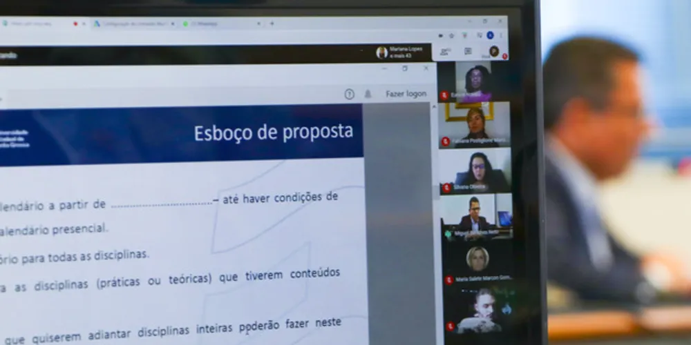 A reunião foi online e aberta à comunidade, com transmissão ao vivo pelo Facebook da UEPG.