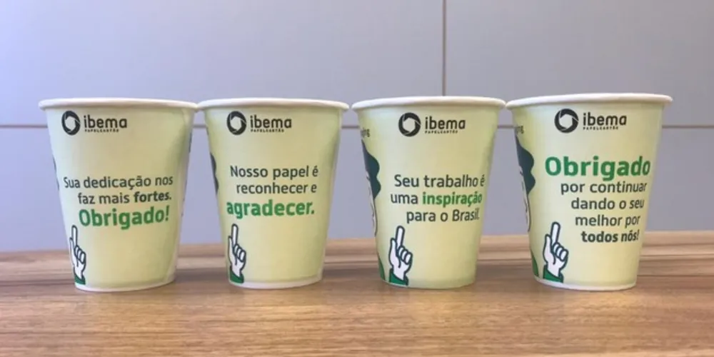 Nos copos de 180 ml serão impressos agradecimentos aos profissionais de saúde e também dicas de higiene,