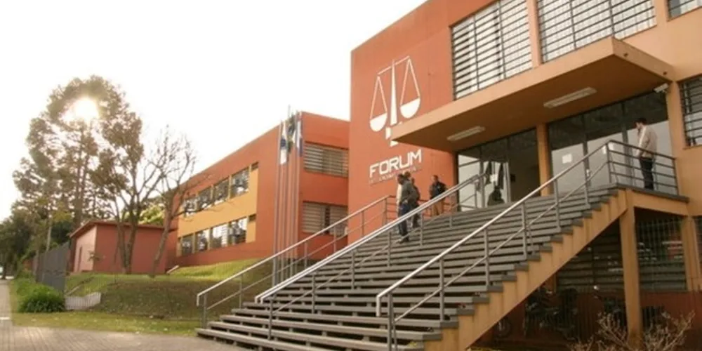 1ª Vara da Fazenda Pública de Ponta Grossa indeferiu pedido de liminar da Associação Comercial 