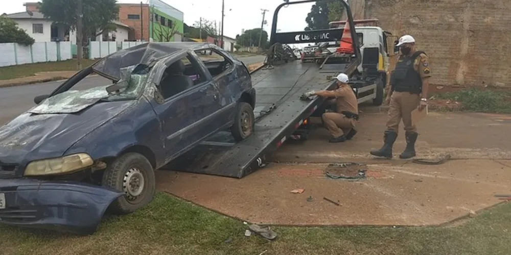 Passageiros tentaram rendem condutor que ficou nervoso e perdeu o controle da direção