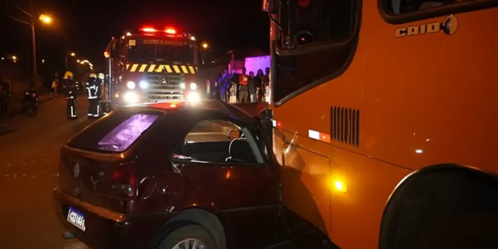 Acidente ocorreu por volta das 21h45