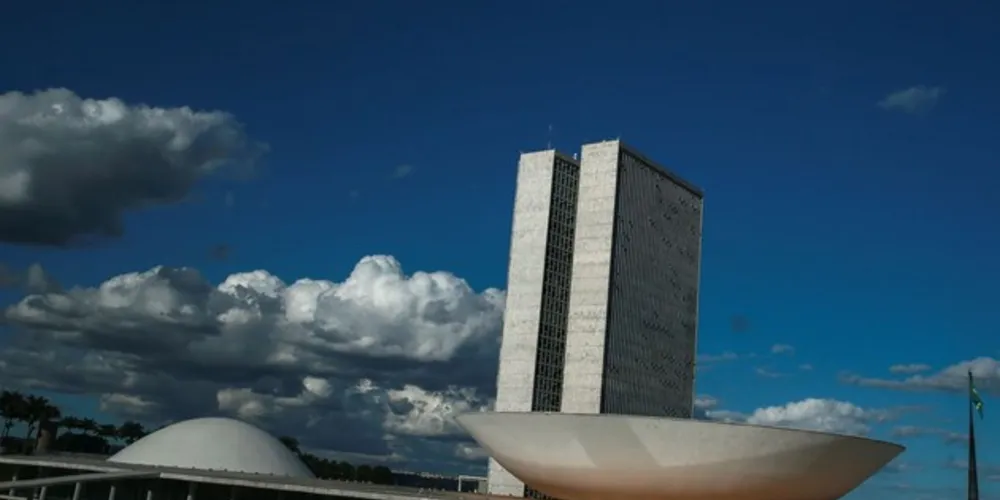 Imagem ilustrativa da imagem Senado tenta votar hoje proposta de auxílio a estados