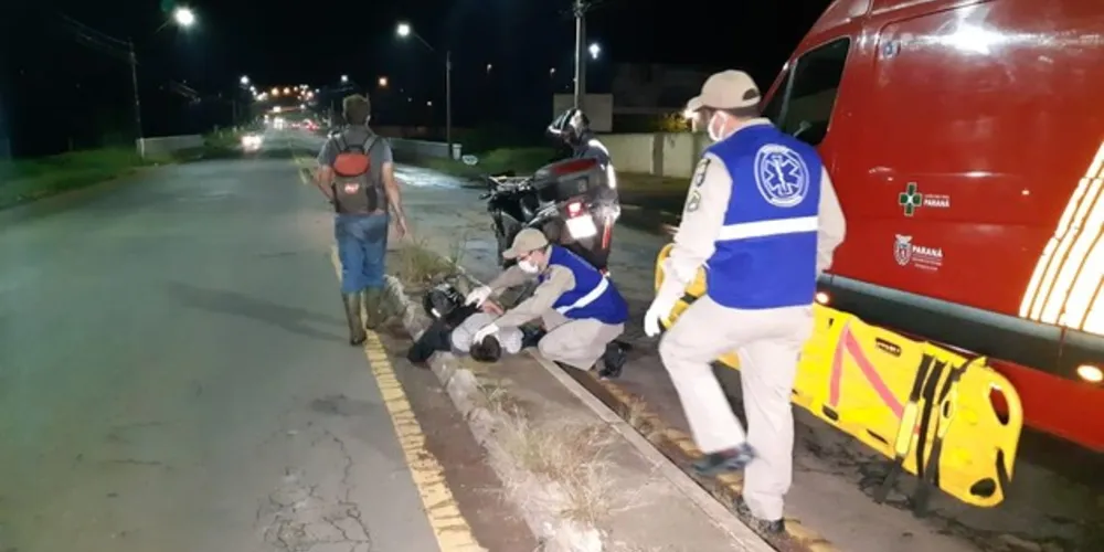 Imagem ilustrativa da imagem Ocupantes de moto ficam feridos após colisão em PG