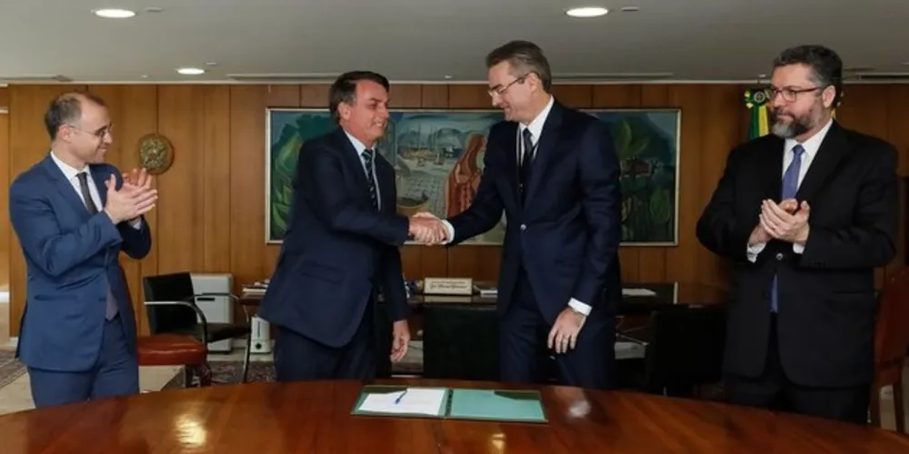 O presidente da República Jair Bolsonaro, durante assinatura do termo de posse do novo diretor-geral da Polícia Federal, Rolando Alexandre de Souza