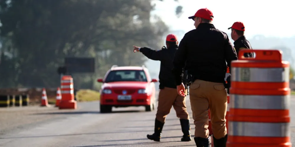 O Batalhão de Polícia Rodoviária registrou neste feriado 56 acidentes de trânsito, com 65 pessoas feridas e 11 mortos nas rodovias estaduais.